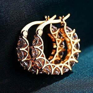 💄💎10K Gold Vermeil Diamond Hoop Earrings Huggies C Hoop Elegant